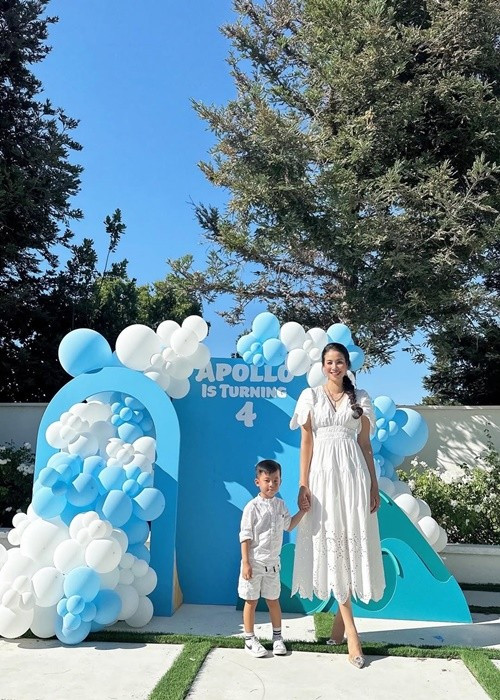 Phạm Hương vừa tổ chức sinh nhật cho con trai Apollo tròn 4 tuổi. Bữa tiệc diễn ra bên cạnh bể bơi trong biệt thự của nàng hậu. Ảnh: Instagram Phạm Hương.
