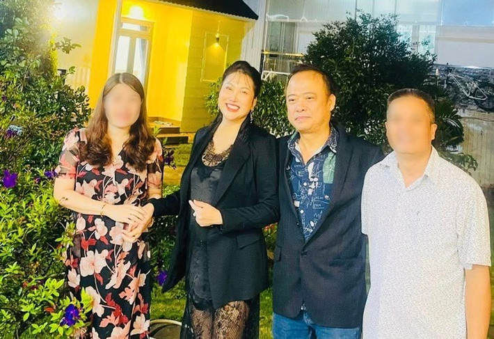 "Cảm ơn anh Phú, tình yêu của em. Mình đã luôn tháp tùng em đi tất cả mọi người. Yêu anh, chàng trai điển trai và đáng yêu của em", Phi Thanh Vân từng viết trên trang cá nhân. Ảnh: FB Phi Thanh Vân.