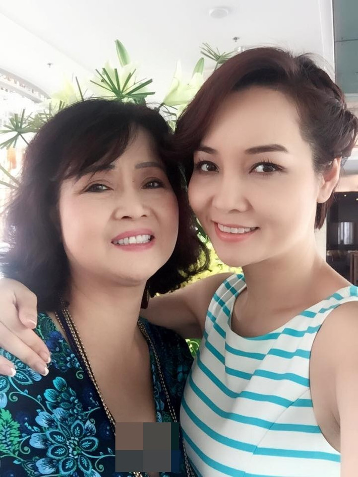 Mẹ ruột Mai Thu Huyền sang Mỹ định cư từ nhiều năm qua. Ảnh: FB Mai Thu Huyền.