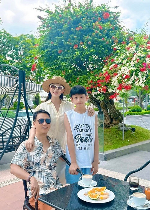 Diễn viên Lã Thanh Huyền và doanh nhân Trần Anh có một cậu con trai chung tên Chum Chum. Ảnh: FB Lã Thanh Huyền.