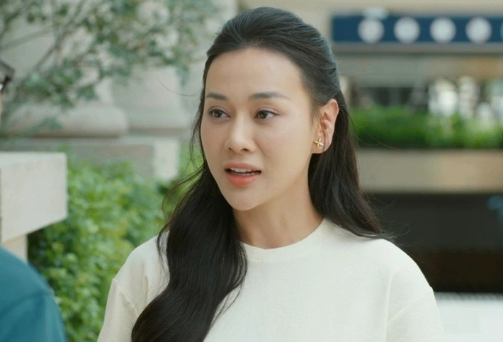 Phương Oanh đang góp mặt trong phim truyền hình Gió ngang khoảng trời xanh. Nhân vật của cô là Mỹ Anh - người phụ nữ luôn cầu toàn, đã có chồng con. Ảnh: VTV.