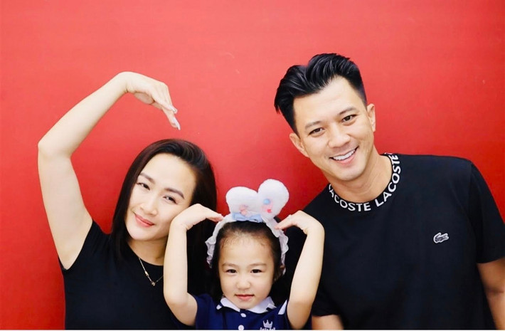 Hà Nhung từng chia sẻ trên Tiền Phong, chồng của cô sống rất chân thành, thật thà, yêu thương vợ con.