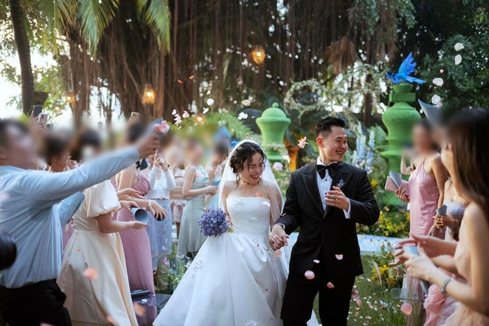 Thái Trinh cho biết, có con là một thay đổi lớn của cuộc đời vợ chồng cô. Ảnh: FB Thái Trinh.