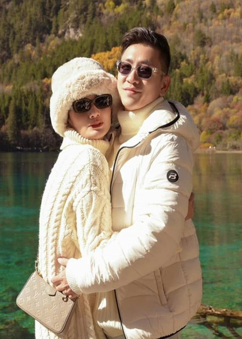 Lê Thúy kết hôn với Đỗ An năm 2015. Vợ chồng nữ người mẫu luôn dành cho nhau lời ngọt ngào. Ảnh: FB Lê Thúy.