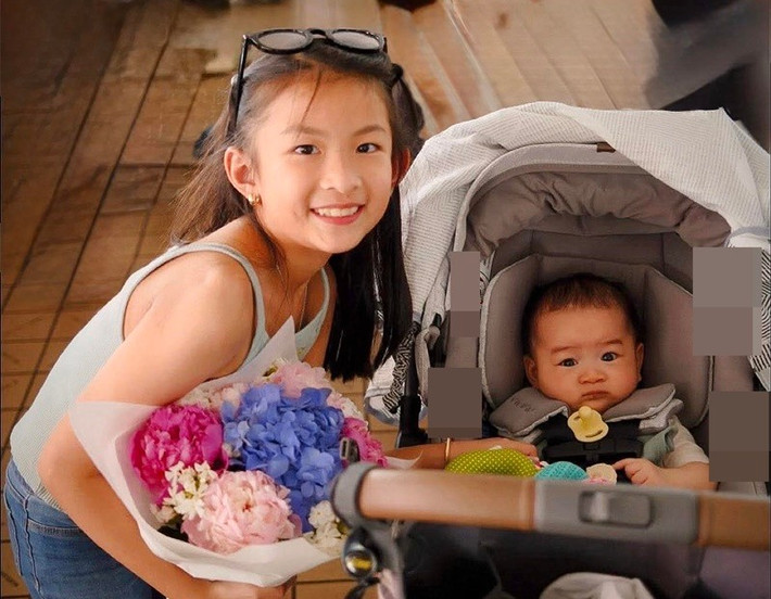 Yến Phương thường xuyên đưa các con đi chơi. Ảnh: FB Yến Phương.