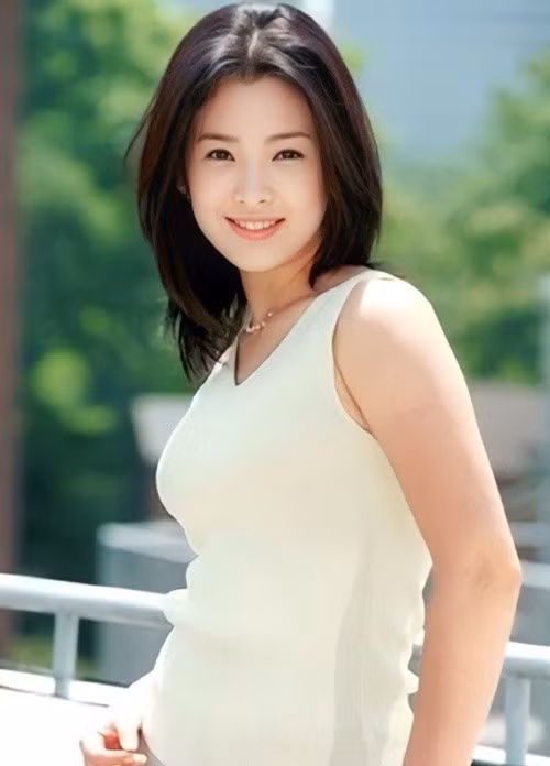 Tuổi 18, Song Hye Kyo đẹp trong veo, tràn đầy sức sống. Ảnh: Arttimes.