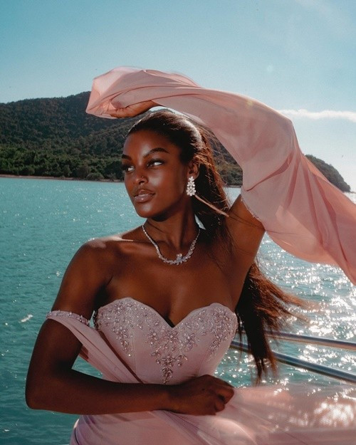 Chidimma Adetshina gợi cảm, sắc sảo hơn sau Miss Universe 2024. Ảnh: Miss Universe.