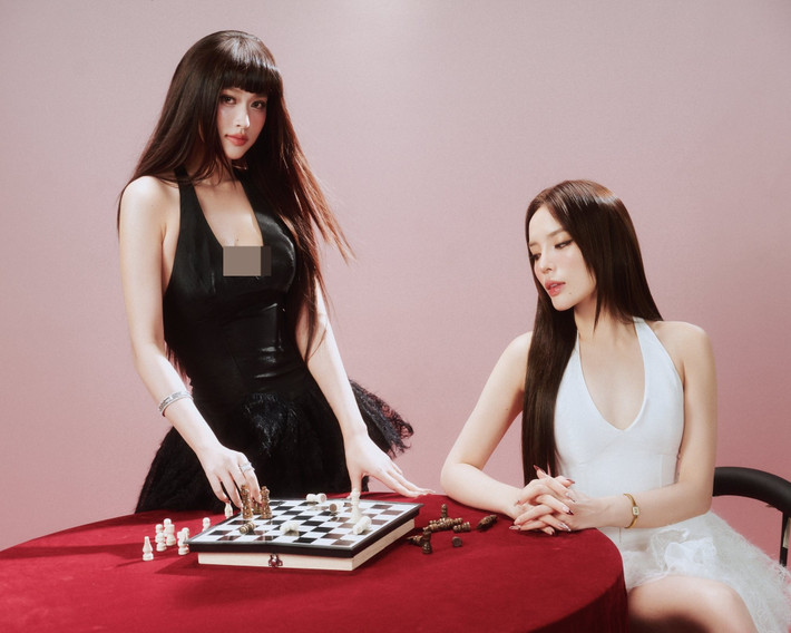 Nếu Kỳ Duyên đại diện cho vẻ đẹp quyến rũ, sắc sảo và thời thượng thì Thiên Ân lại chinh phục khán giả bằng hình ảnh dịu dàng, gợi cảm. Ảnh: FB Kỳ Duyên.