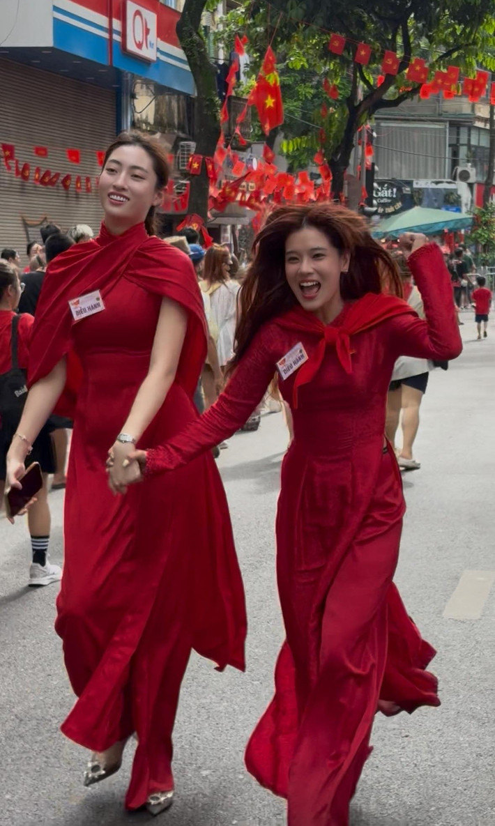 Hai mỹ nhân Việt thuộc khối Văn hoá - Thể thao. Ảnh: FB Lương Thuỳ Linh.