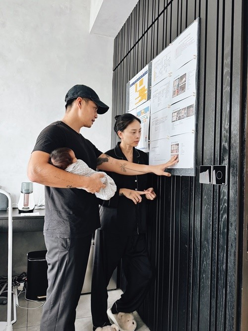 Vợ chồng Ngô Thanh Vân cảm thật may mắn và biết ơn vì bé Gạo gia nhập tổ ấm. Ảnh: FB Ngô Thanh Vân.