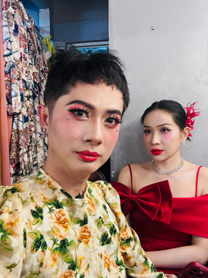 Huỳnh Phương chia sẻ trên truyền thông, anh và Khả Như không cảm thấy áp lực trước tin đồn tình cảm, chỉ cần làm việc chung vui vẻ là được. Ảnh: FB Huỳnh Phương.