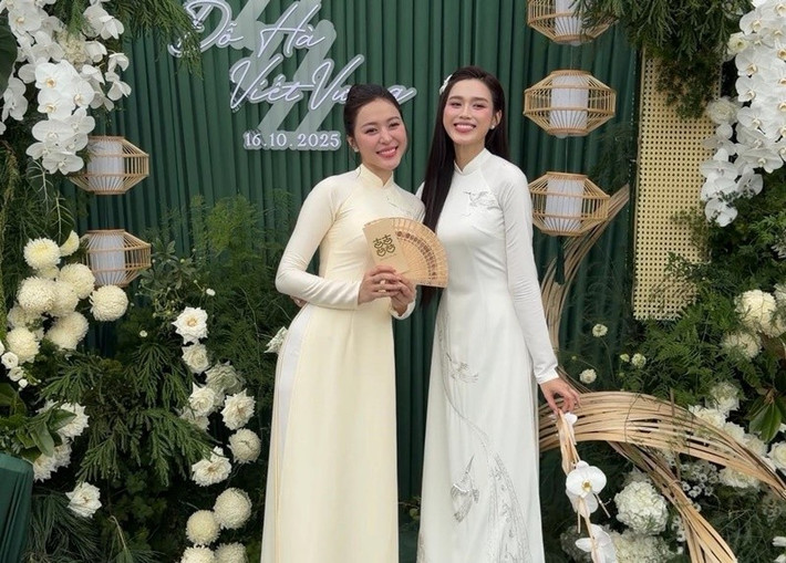 Hoa hậu Quốc gia Việt Nam 2024 Kiều Duy (trái) khoe nhan sắc gây mê trong trong lễ ăn hỏi của Đỗ Thị Hà vào sáng ngày 16/10. Ảnh: FB Kiều Duy.