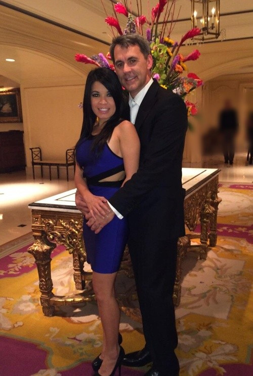 Nhiều năm qua, bên cạnh việc kinh doanh, chăm sóc chồng con, Bích Tuyền thỉnh thoảng nhận lời mời biểu diễn phục vụ khán giả. Ảnh: Phụ Nữ Thủ Đô.