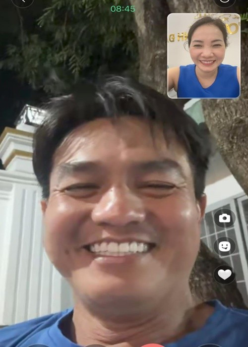 Cao Minh Đạt luôn chiều chuộng Trúc Trương. Ở nhà, anh không ngần ngại chia sẻ công việc nhà với vợ, đóng hàng, chở đồ giúp vợ. Ảnh: FB Cao Minh Đạt.