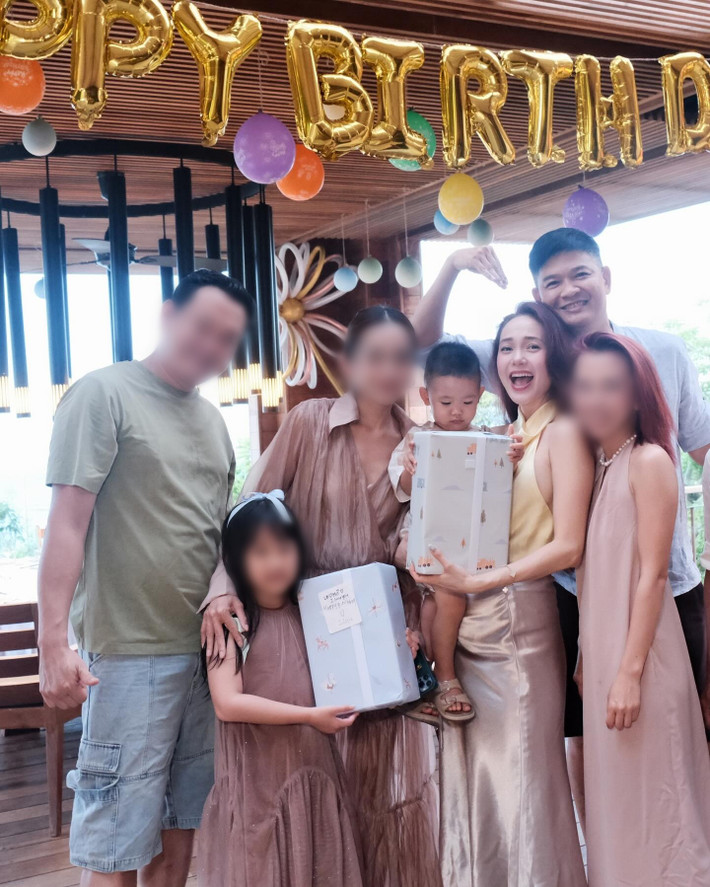 Trên trang cá nhân, ca sĩ Minh Hằng cho biết, năm nay, cô cùng doanh nhân Quốc Bảo du lịch để mừng sinh nhật con trai - bé Mỡ thay vì tổ chức tiệc tùng. Ảnh: FB Minh Hằng.