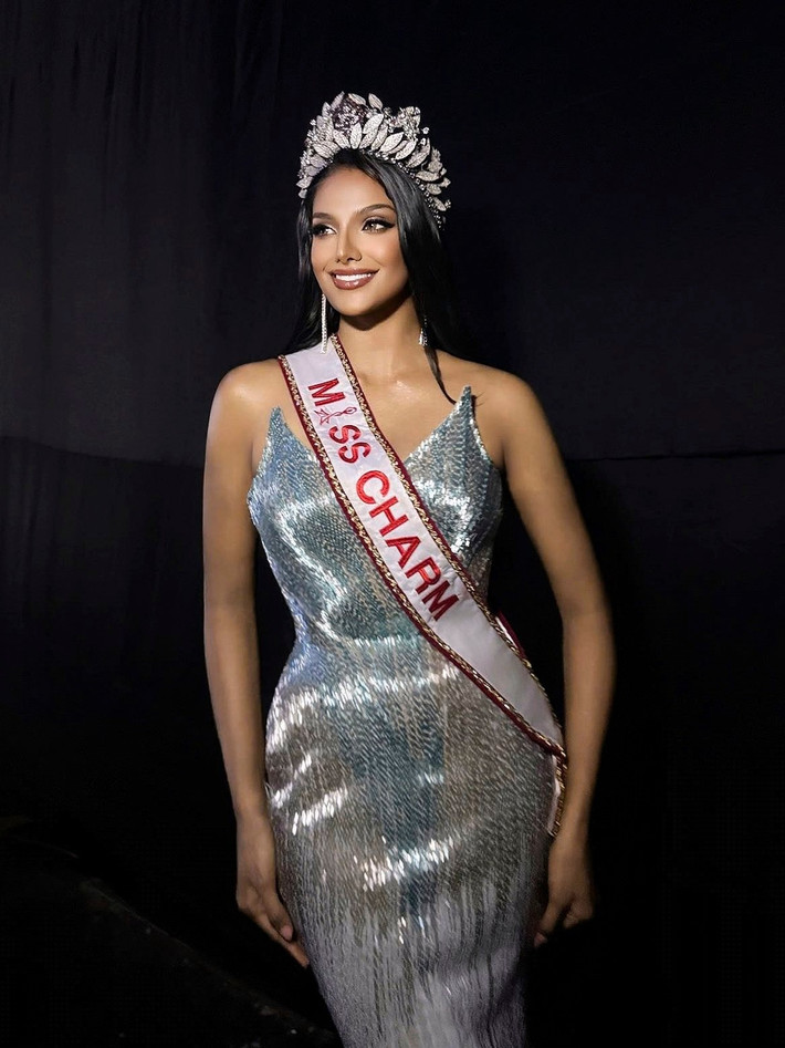 Người đẹp tích cực tham gia hoạt động với tư cách là đương kim hoa hậu.