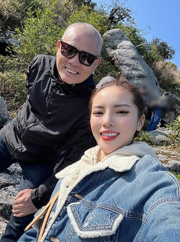 Kỳ Duyên từng chia sẻ trên Pháp Luật Việt Nam: “Hồi nhỏ, tôi bị ăn đòn rất nhiều, nhưng tôi được gia đình yêu thương và bao bọc, nên không có nhiều sự va vấp, trải đời". Ảnh: FB Kỳ Duyên.