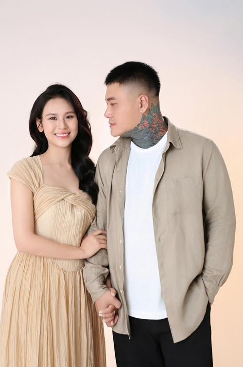 Dịp sinh nhật Vũ Duy Khánh cách đây ít ngày, Phương Anh viết trên trang cá nhân: "Chúc mừng sinh nhật chồng yêu Vũ Duy Khánh chúc chồng tuổi mới có tất cả trừ vất vả, luôn khỏe mạnh và hạnh phúc. Cả nhà yêu bố nhiều". Ảnh: FB Phương Anh.