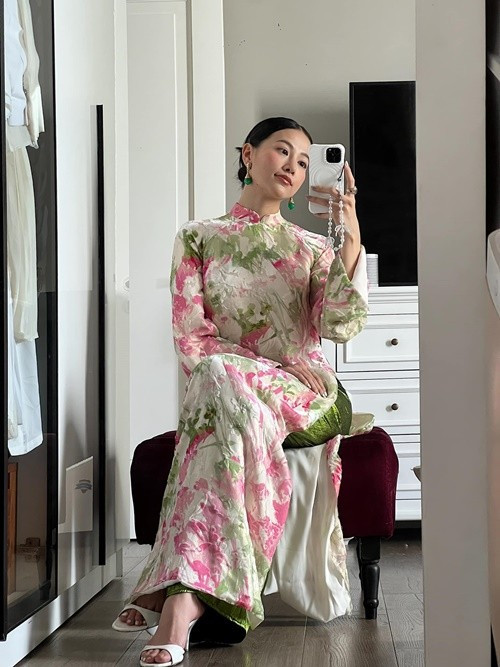 Ngoài penthouse, Hoa hậu Trái đất 2018 chia sẻ nhiều hình ảnh trong một biệt thự khu nhà giàu ở TP HCM. Ảnh: FB Phương Khánh.