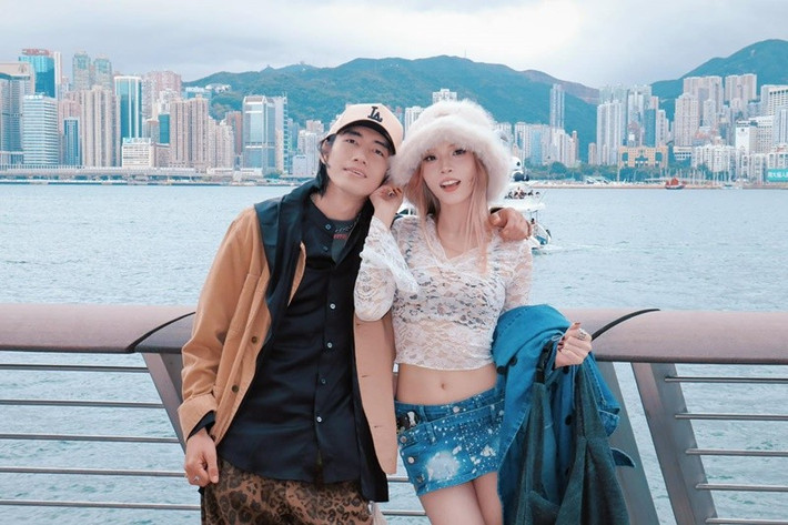 Quang Đăng gặp gỡ Yee Pink khi sang Trung Quốc dạy vũ đạo. Hot girl người Trung Quốc ban đầu là một trong những người học trò của anh. Ảnh: FB Quang Đăng.