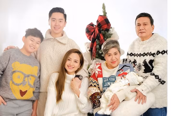 Diễm Hương đưa con trai đầu lòng sang Canada định cư từ cuối năm 2023. Tháng 1/2024, cô tổ chức đám cưới với Thanh Duy.