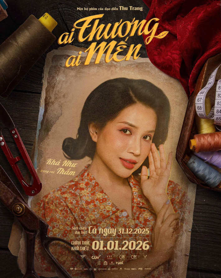 Trong phim Ai thương ai mến, Khả Như đóng vai Thắm. Theo Thế Giới Điện Ảnh, Thắm là bạn thân của Hai Mến, đem lòng say mê Chờ, bất chấp anh yêu Thương. Thắm chủ động theo đuổi người thương. Ngay cả trước lời khuyên can của Hai Mến, Thắm vẫn không từ bỏ. Ảnh: FB Khả Như.