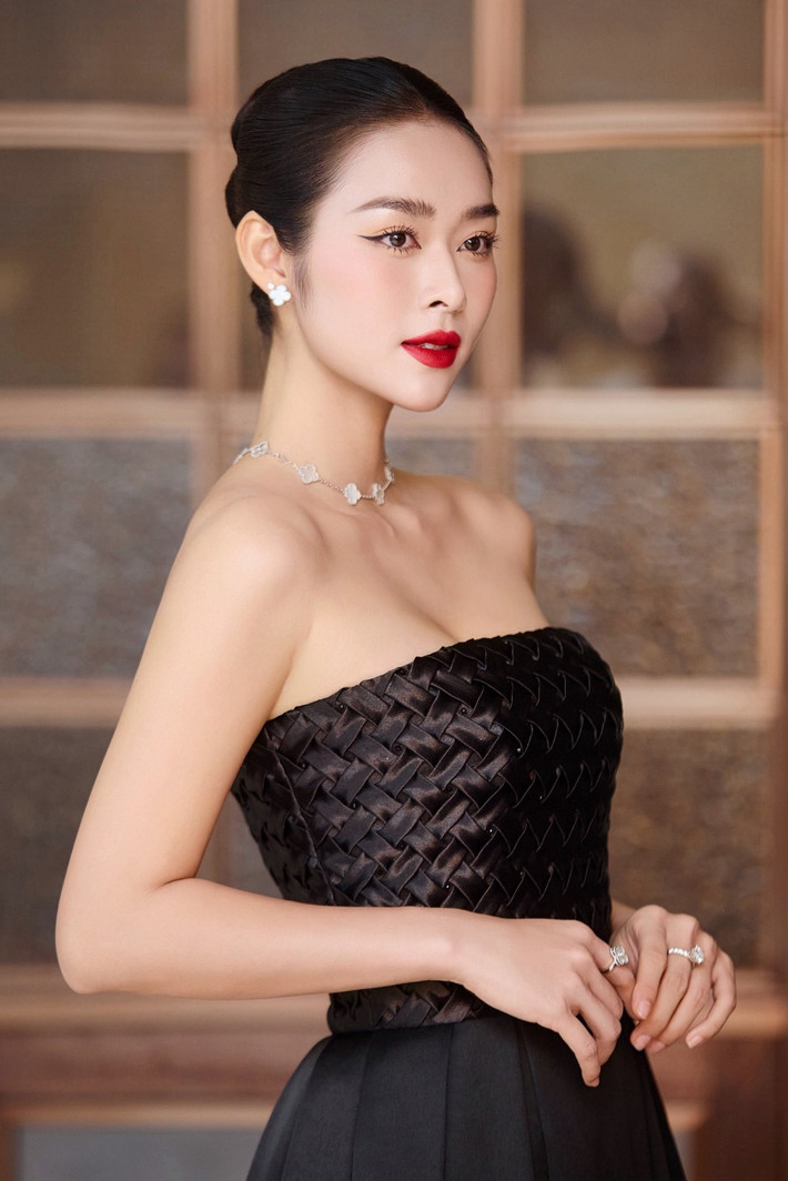 Tại Mai vàng 2023, Diệp Bảo Ngọc giành giải Nữ diễn viên điện ảnh và truyền hình được yêu thích nhất với vai diễn trong Lật mặt 6: Tấm vé định mệnh. Ảnh: FB Diệp Bảo Ngọc.