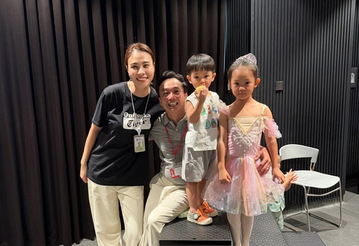 Dù không còn hoạt động trong lĩnh vực giải trí, Đàm Thu Trang vẫn nhận được sự quan tâm của công chúng nhờ cuộc sống gia đình êm ấm và những khoảnh khắc đời thường được chia sẻ. Ảnh: FB Đàm Thu Trang.