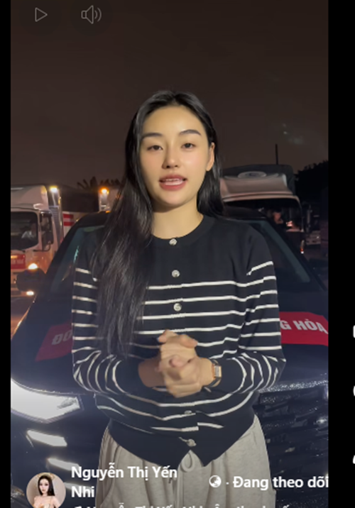 Theo Người Lao Động, bố Yến Nhi giúp người quen di chuyển ra điểm tập kết. Sau khi ông trở lại để hỗ trợ thêm người đến nơi an toàn thì không may bị lật thuyền. Sau đó, bố Yến Nhi đã an toàn. Ảnh: FB Yến Nhi.