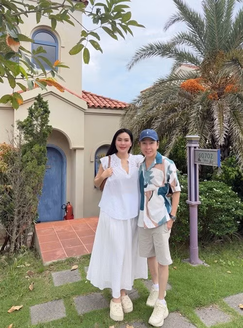 Nam ca sĩ có mối quan hệ tốt với các con riêng của Phương Lê. Ảnh: FB Phương Lê.