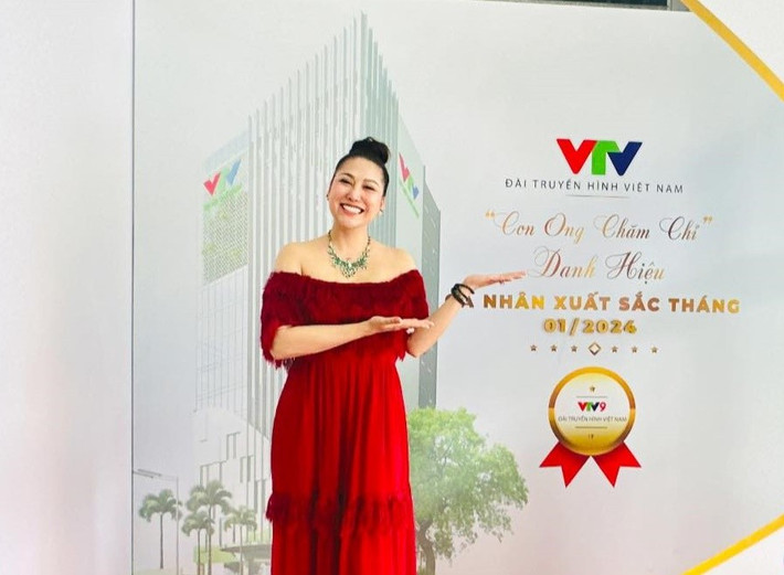 Tuy nhiên, phong cách thời trang của Phi Thanh Vân dường như thay đổi từ khi cô hẹn hò doanh nhân Trần Chí Phú. Ảnh: FB Phi Thanh Vân.