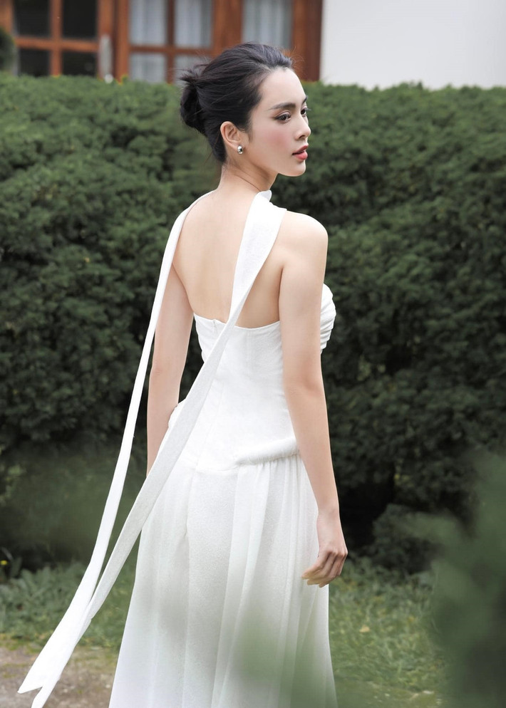 Bức xúc trước tin nhắn của chồng cũ, Quỳnh Lương đáp trả: “Gấu đã lớn, nhưng vẫn luôn là con. Đừng nói câu "tự lo liệu" trong khi mới đón đưa Gấu được 1 năm và những cái đó Gấu xứng đáng được nhận chứ không phải đòi hỏi hay quá đáng. Nghĩ đón đưa cho đi chơi này kia, đưa nó đi ăn thôi là đủ nghĩa vụ à? Tôi không cấm, nhưng anh không cần thì bye nhé! Khỏi gặp lại. Anh động vào con tôi là sai rồi”. Ảnh: FB Quỳnh Lương.