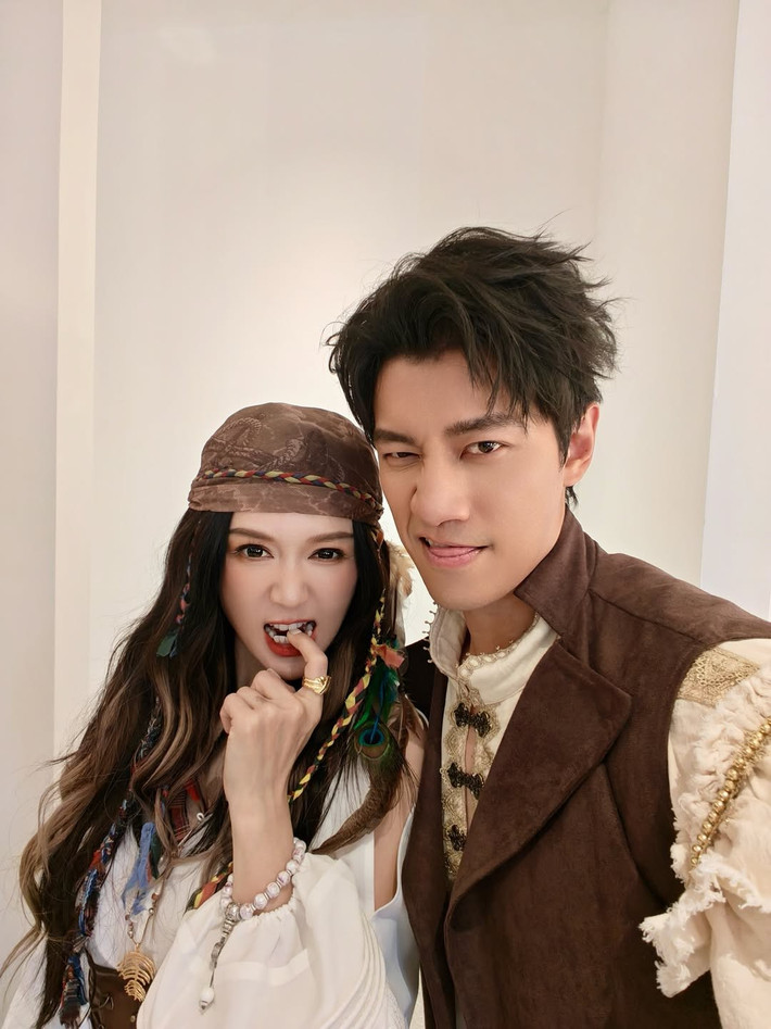 Sau khi kết hôn, Trần Kiều Ân ưu tiên gia đình. Nữ diễn viên thường chia sẻ hình ảnh giản dị bên chồng, từ những bữa ăn tại nhà, chuyến du lịch ngắn ngày đến những buổi xem ca nhạc. Trần Kiều Ân hạn chế xuất hiện dày đặc trong showbiz, chọn lọc dự án phù hợp để cân bằng giữa sự nghiệp và đời sống hôn nhân.