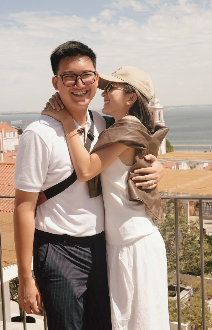 Trên Dân Việt, nữ diễn viên Thương ngày nắng về cho biết, chồng hiểu đặc thù công việc của cô. Ảnh: FB Nguyễn Ngọc Huyền.