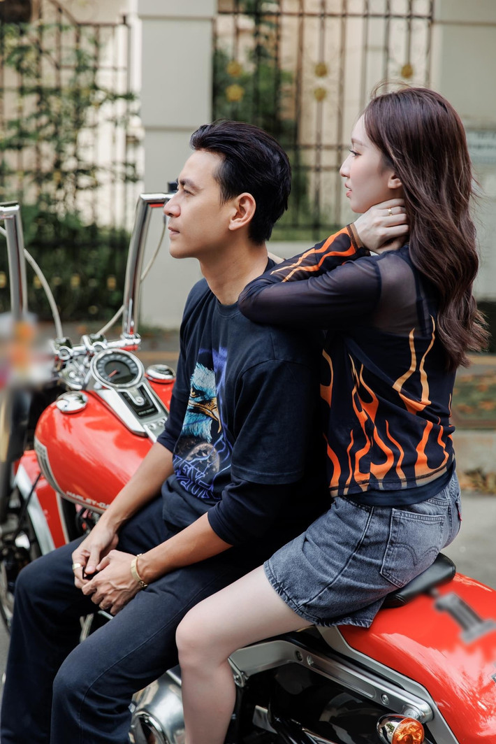 Năm 2023, Bích Ngọc tặng xe moto cho Ngọc Thuận mừng sinh nhật. Ảnh: FB Ngọc Thuận.