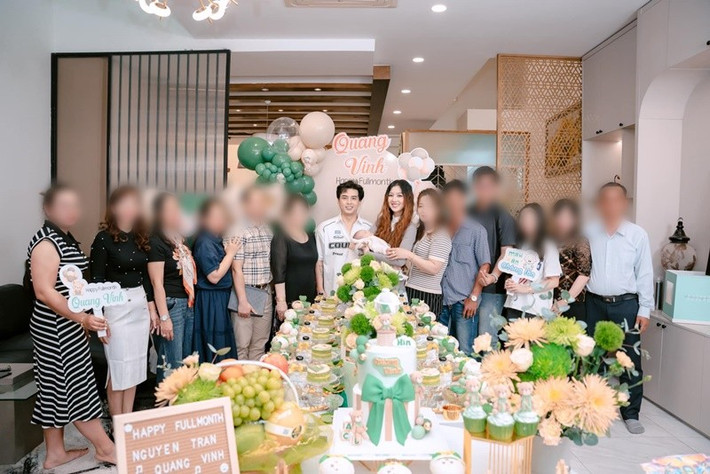 Nam ca sĩ đang sống trong biệt thự 23 tỷ cùng vợ con. Ảnh: FB Hồ Quang Hiếu.