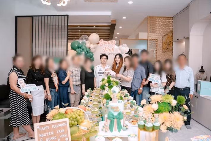 Nam ca sĩ đang sống trong biệt thự 23 tỷ cùng vợ con. Ảnh: FB Hồ Quang Hiếu.