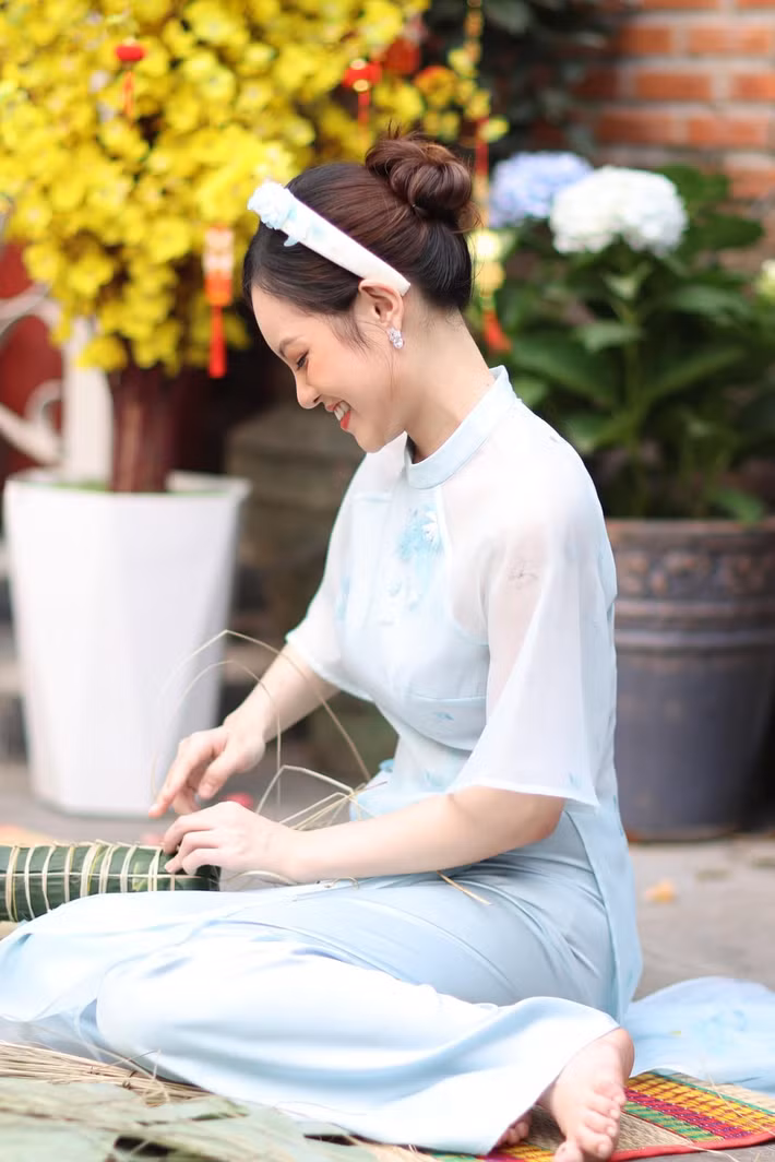 Trái với hình dung ban đầu của Đoàn Minh Tài, Sunny Đan Ngọc không mỏng manh, yếu đuối mà mạnh mẽ, quyết liệt. Đoàn Minh Tài cho biết, anh từng chứng kiến bạn gái tập nhảy đến chấn thương, rách cơ, đứt dây chằng vẫn không nghỉ ngơi, quyết tâm mang đến tiết mục ấn tượng cho khán giả.