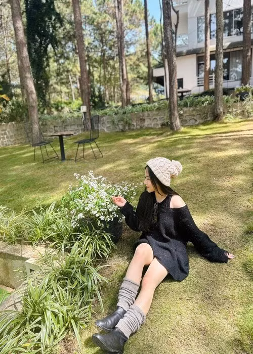 Hương Tràm nổi tiếng vào năm 2012 khi đoạt giải quán quân Giọng hát Việt.