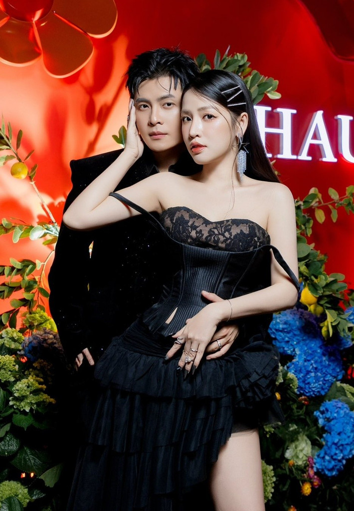 Puka được Gin Tuấn Kiệt tháp tùng khi tham gia các sự kiện sau sinh nở. Ảnh: Instagram Puka.