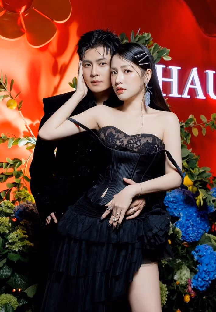 Puka được Gin Tuấn Kiệt tháp tùng khi tham gia các sự kiện sau sinh nở. Ảnh: Instagram Puka.