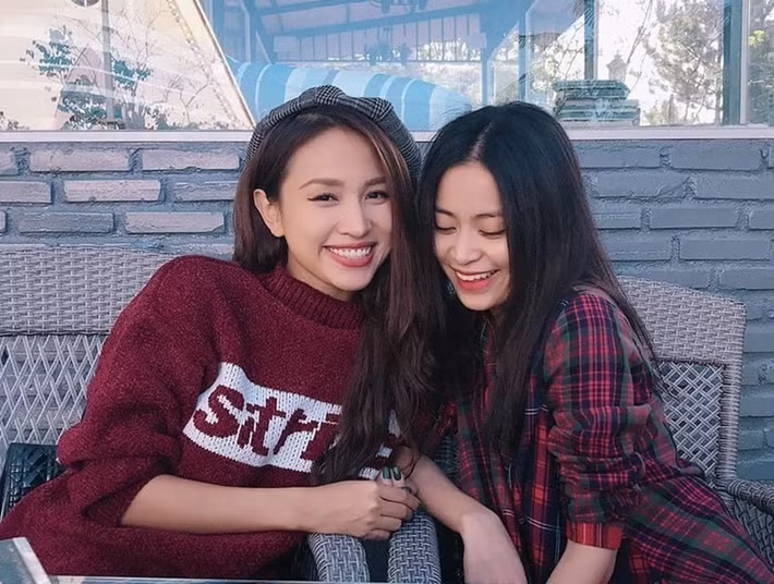 Vân Hugo từng chia sẻ trên Dân Việt, từ xưa đến nay, cô vẫn luôn ngưỡng mộ Hoàng Thùy Linh ở ý chí nghị lực. Ảnh: FB Vân Hugo.