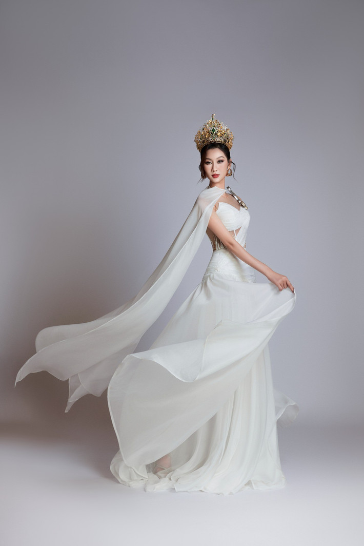 Quế Anh đắt show sự kiện, quảng cáo, người mẫu trong 1 năm qua.