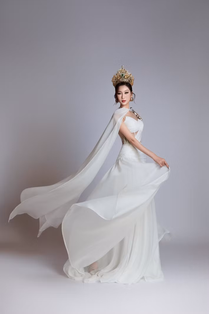 Quế Anh đắt show sự kiện, quảng cáo, người mẫu trong 1 năm qua.