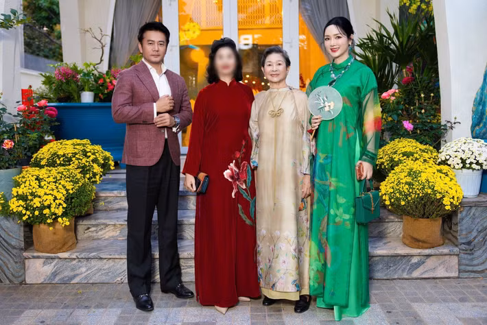 Người mẫu Hà Kino, diễn viên Trương Minh Cường, nhà thiết kế Linh San, ca sĩ Mỹ Lệ là những khách mời góp mặt trong buổi tiệc. Ảnh: FB Giáng My.