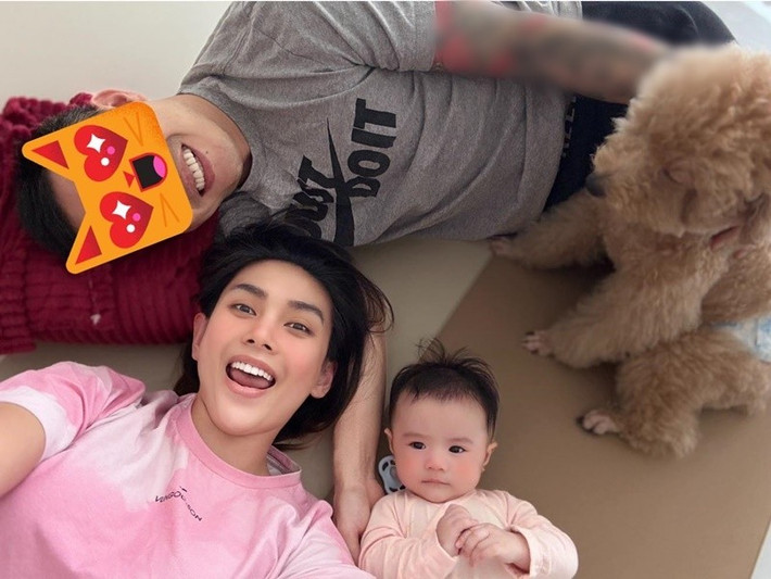 Võ Hoàng Yến kết hôn năm 2024. Chồng người đẹp là một Việt kiều Mỹ. Sau khi về chung một nhà, vợ chồng Võ Hoàng Yến đón con gái đầu lòng Nubi gia nhập tổ ấm.