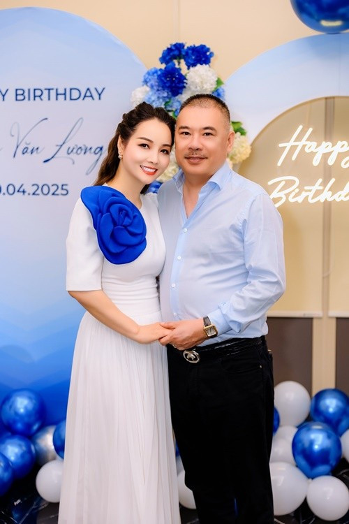 Mai Thu Huyền kết hôn với doanh nhân Thang Văn Lương. Đến nay, vợ chồng nữ diễn viên sống chung được 23 năm. Ảnh: FB Mai Thu Huyền.