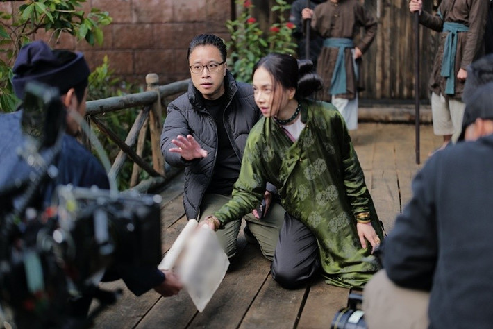 Ngoài chăm con, Đinh Ngọc Diệp và Victor Vũ còn cùng làm phim. Ảnh: FB Victor Vũ.