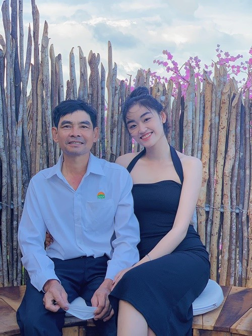 Bố của Yến Nhi bị dị ứng da nghiêm trọng, phải phẫu thuật khi xuất thêm bệnh. Ảnh: FB Yến Nhi.