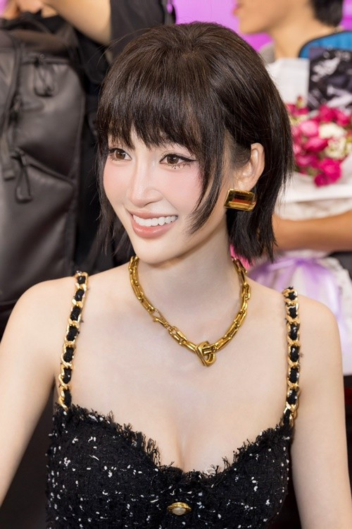 Trấn Thành còn khen ngợi gương mặt của Juky San gợi cảm. Ảnh: FB Juky San.